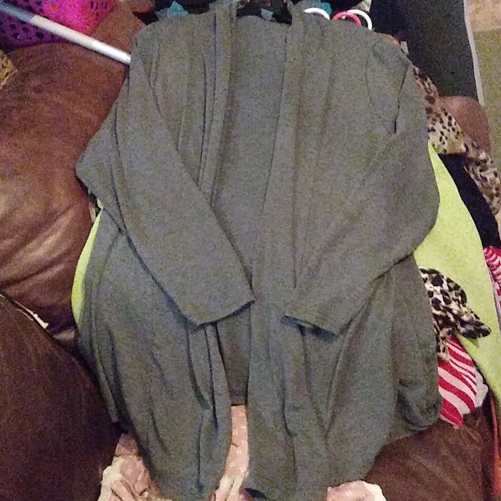 2X Rouge gray longsleeve drop front Shrug